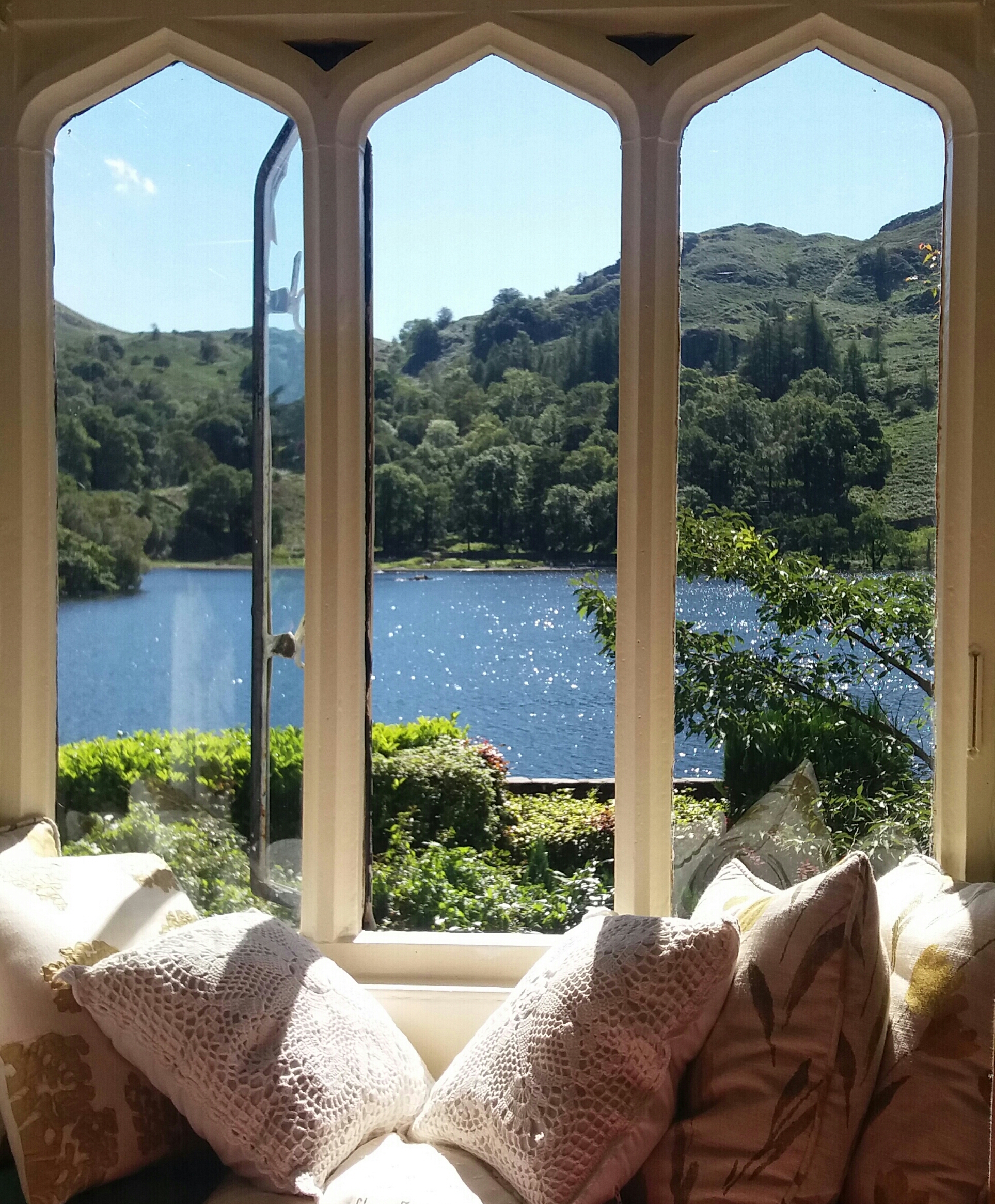 Idyllic lakeside venue in  the heart of the lake district