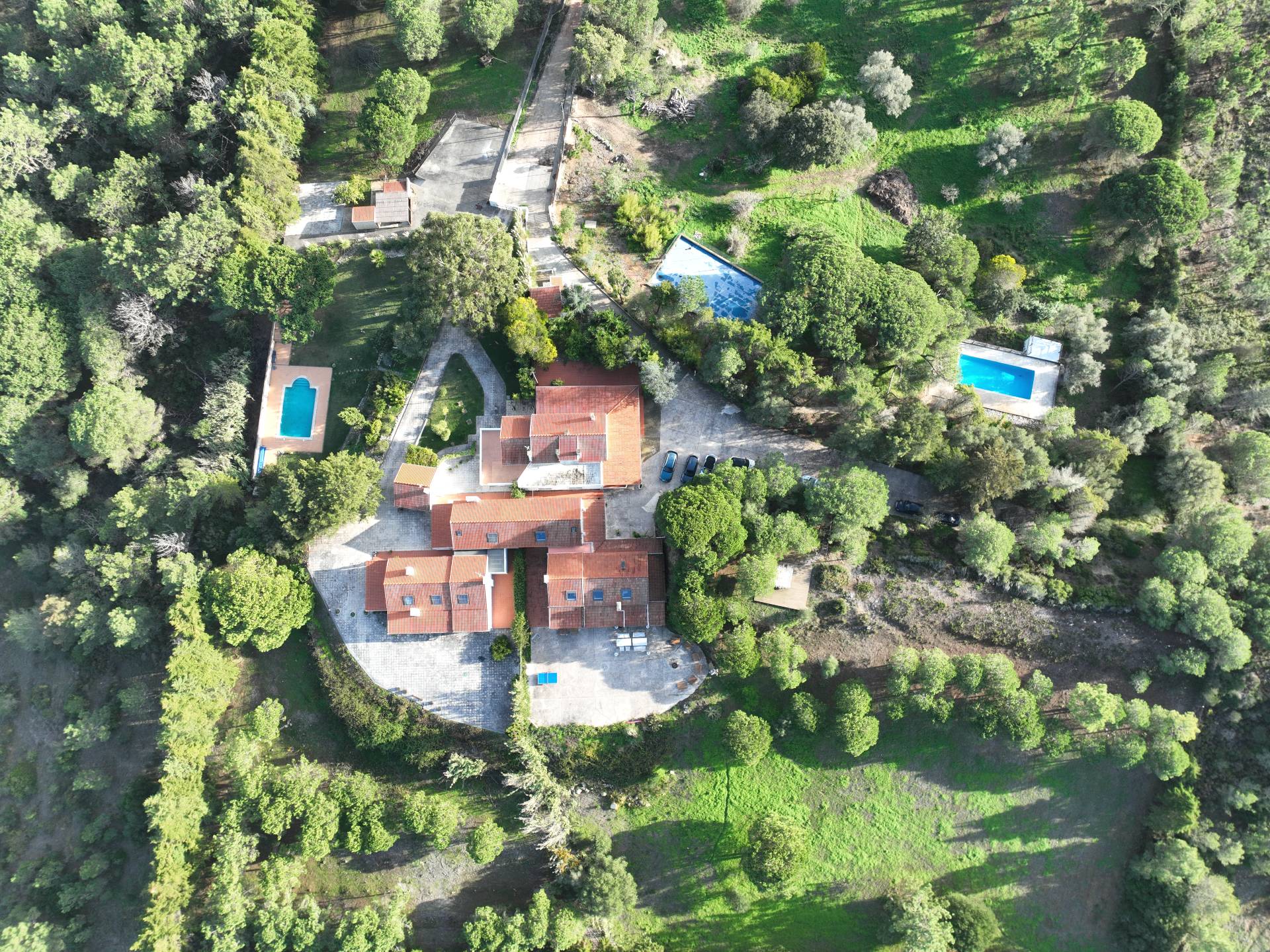 Beautiful Farmhouse, 40 minutes from Lisbon, Sleeps up to 22, Ocean View