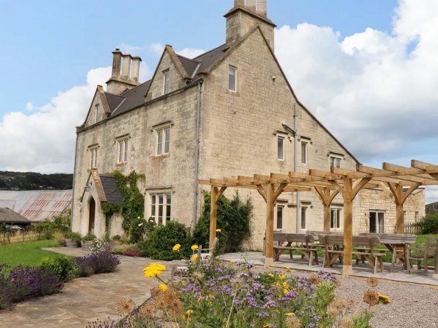 Juice Detox, Yoga, Wim Hof and Healing Retreat in the Cotswolds